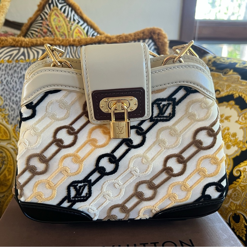 Louis Vuitton Limited Edition White Charms Velvet Chains Mini Linda